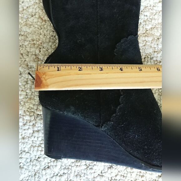 Jack Rogers Mia Suede Wedge Black Boot Size 5M - Picture 7 of 12